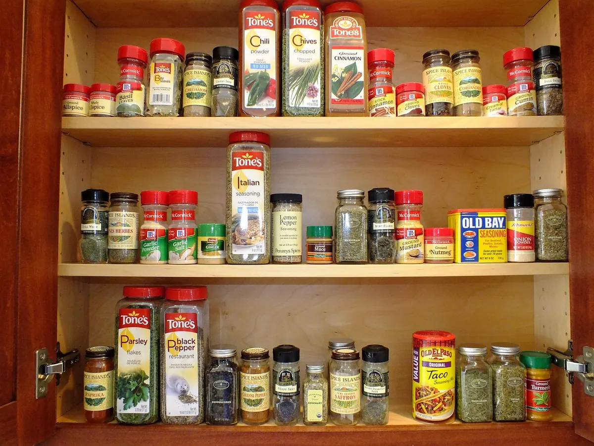 Clear Plastic vs Glass vs Stainless Steel Pantry Containers: Which Is Best for UK Homes?